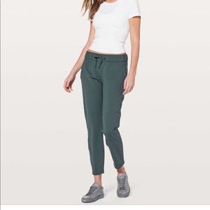 SOLDLululemon On the Fly Pant 25” Gravity Teal